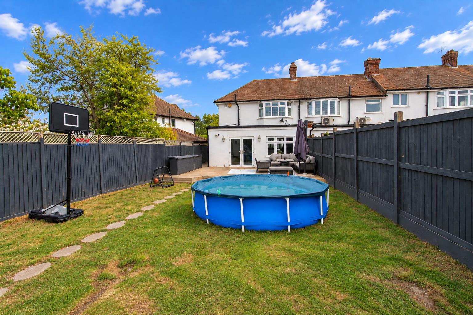 Wolsey Crescent, Morden